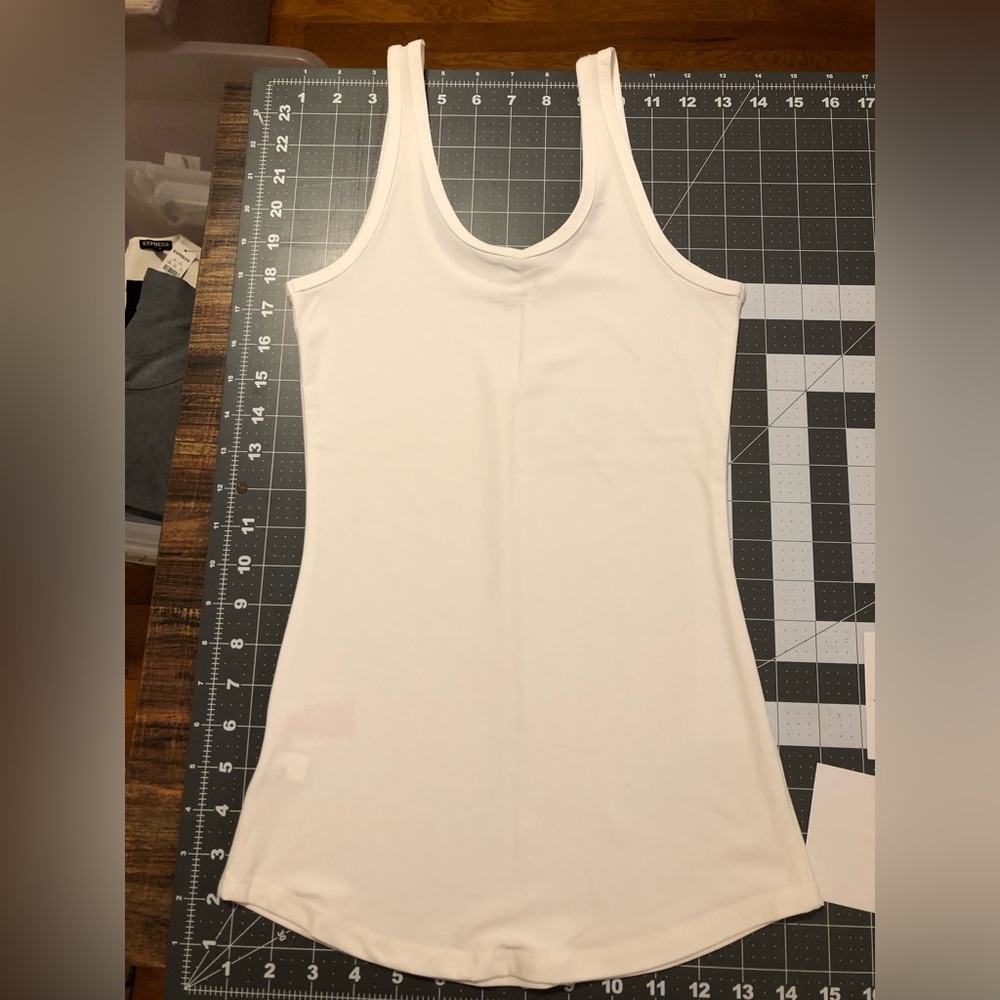 NWOT No Boundaries 2 pack white smooth long tank top size XS